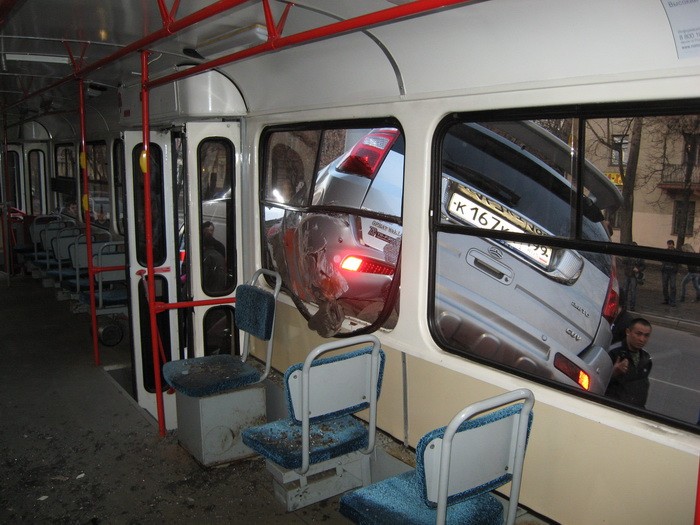 car-tram-accident-02