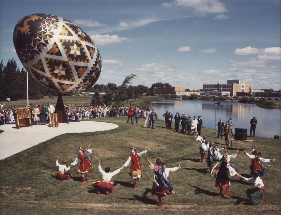 Пасхальный креатив со всего света
