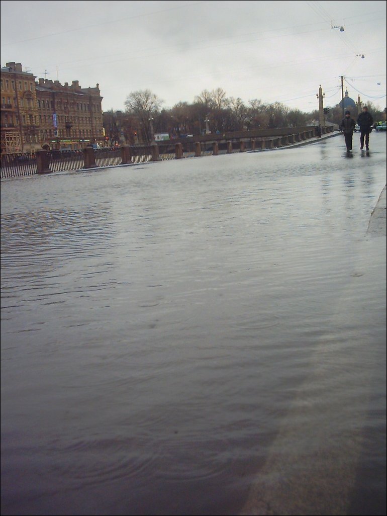 Наводнение в Петербурге: Фонтанка вышла из берегов