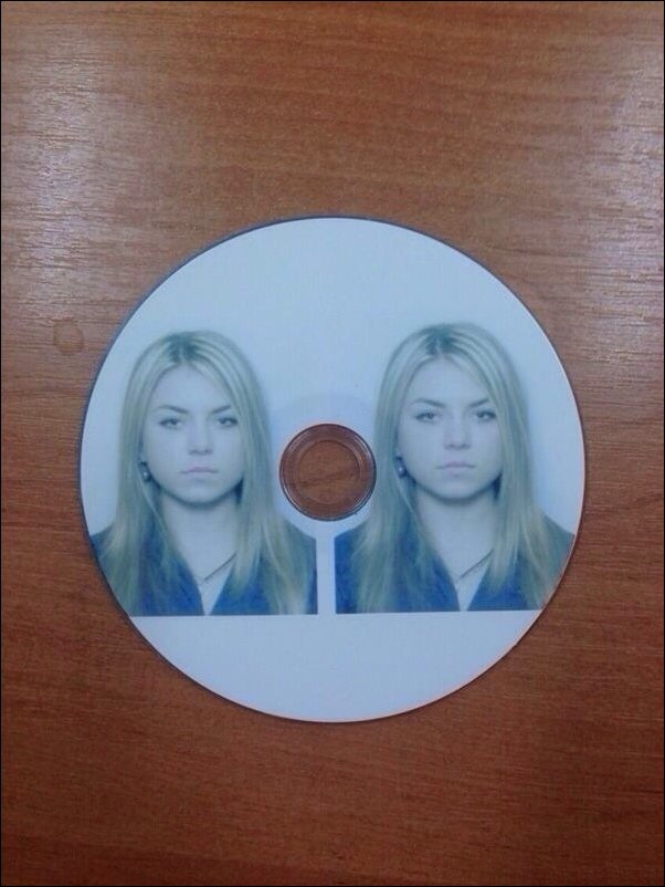 Два фото на компакт-диске