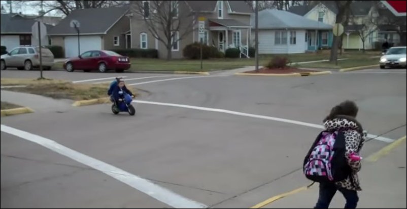 В детский сад на мотоцикле