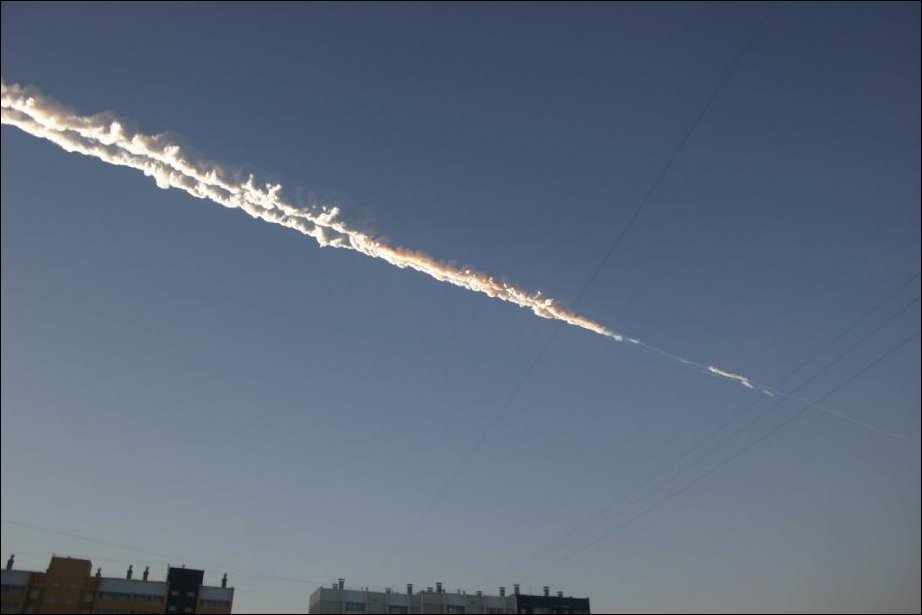 Взрыв метеорита в небе над Челябинском