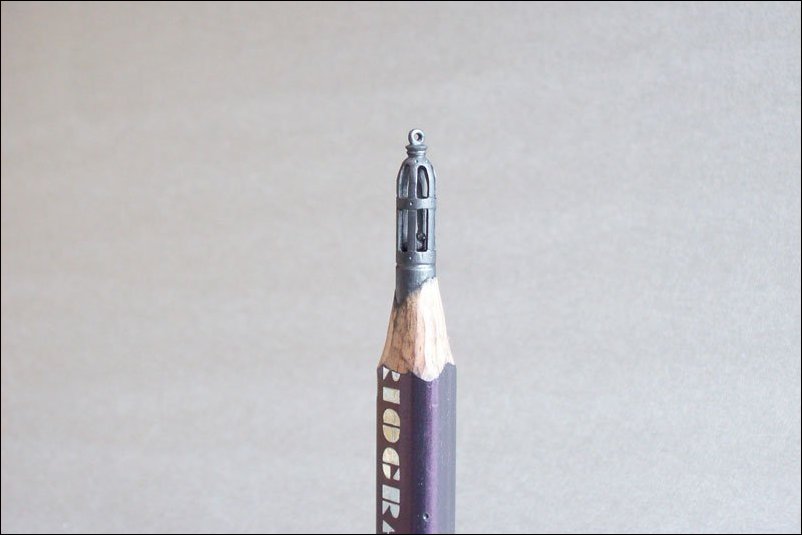 Резьба по грифелю карандаша