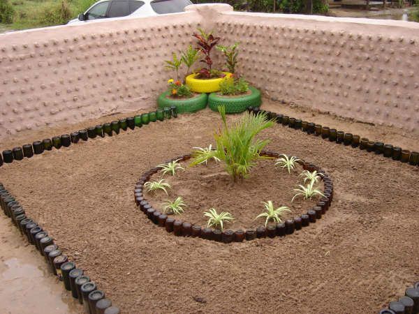 домик из бутылок bottle-house-38