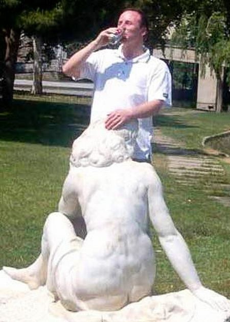 fun-with-statues-18