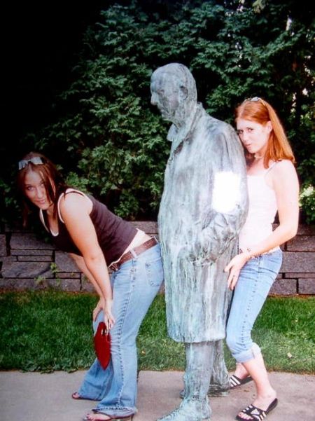 fun-with-statues-19