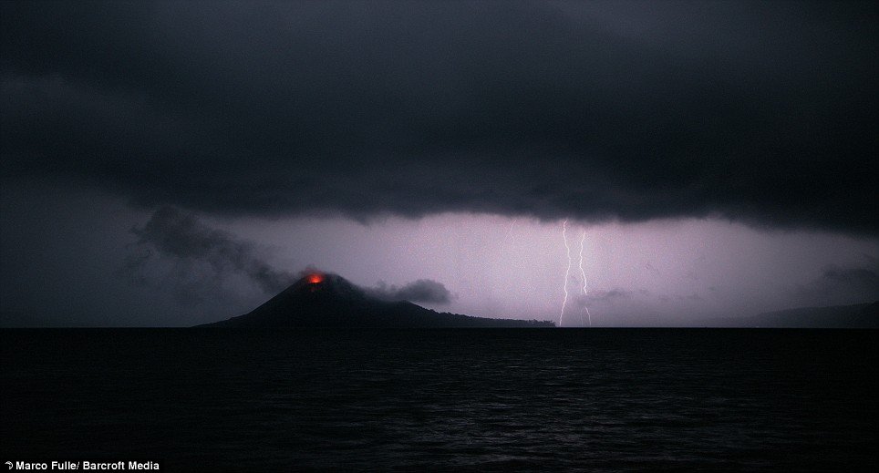 krakatoa-volcano-05