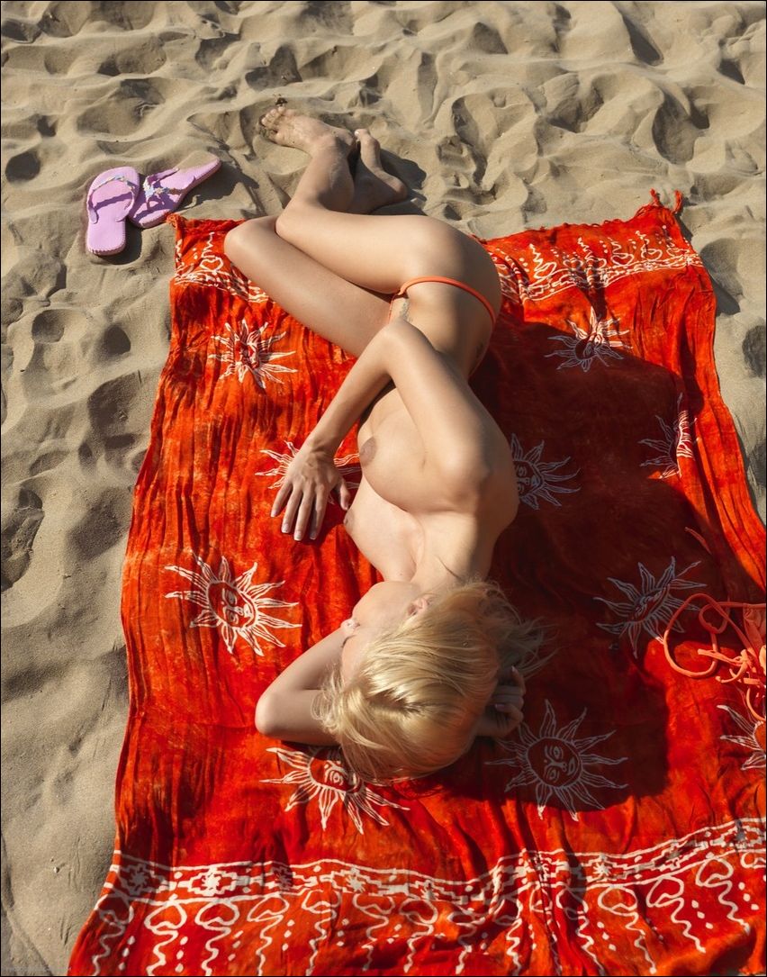 Эротика, девушки 18+