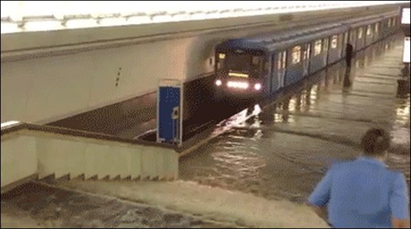 Наводнение в Минском метро