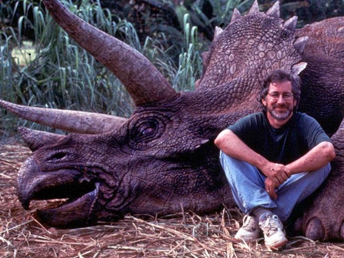 Стивена Спилберга обвинили в убийстве динозавра