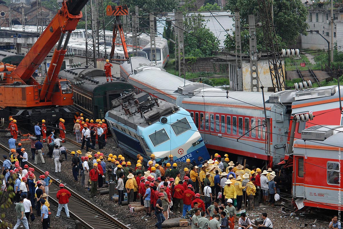 china-train-crash-02