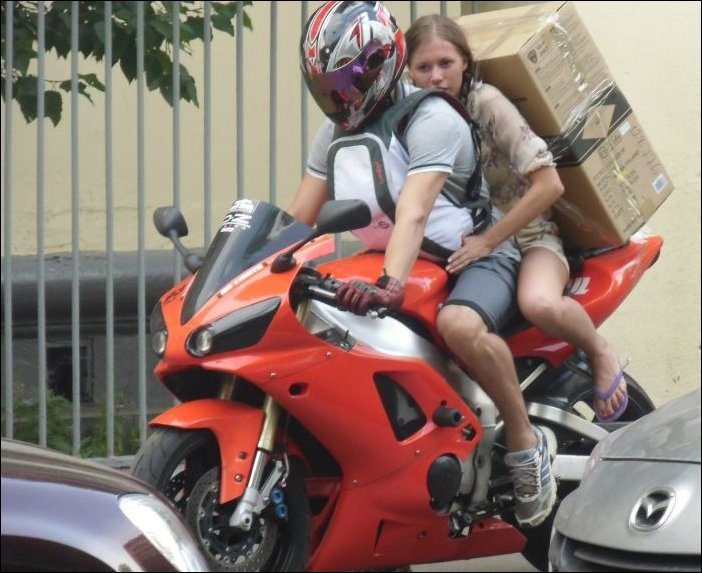 Перевозка грузка на мотоцикле