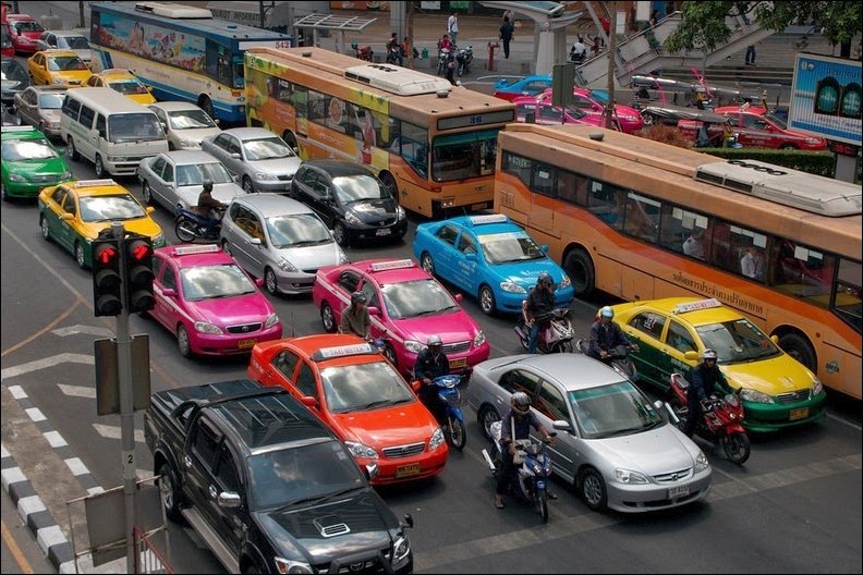 Разноцветное такси Бангкока