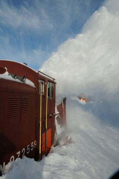 snow-train-05