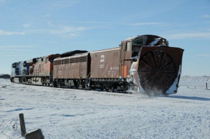 snow-train-13