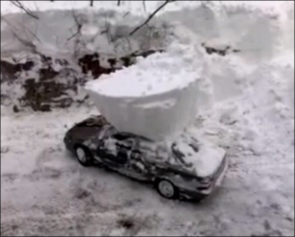 Откопал машину из снега