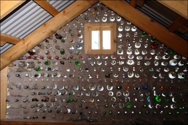дом из бутылок