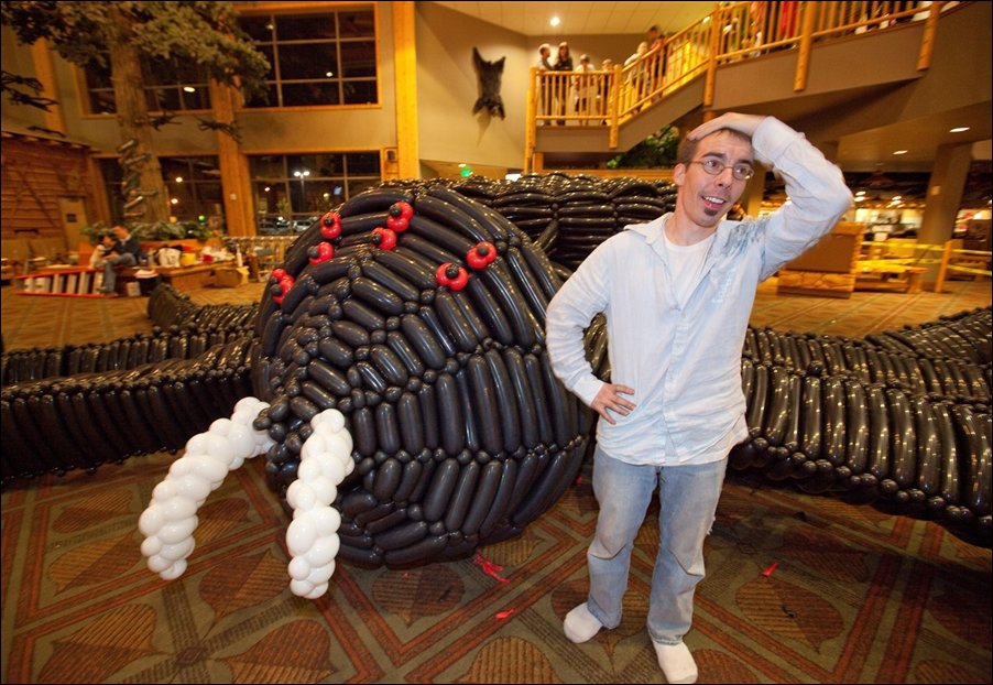 Паук, сделанный из воздушных шариков