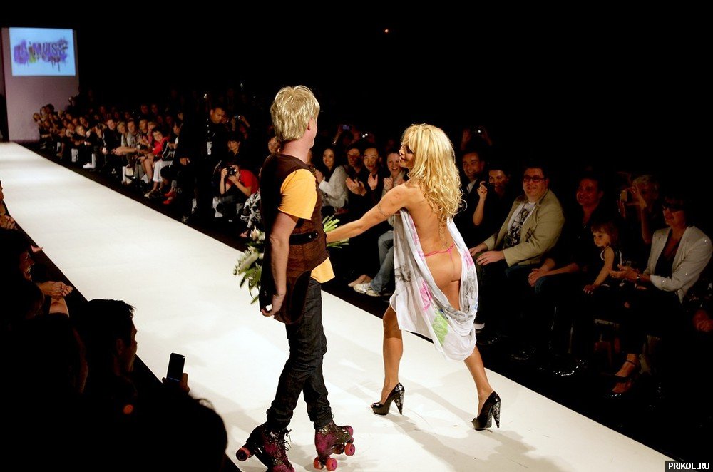 Памела Андерсон на неделе моды в Новой Зеландии Pamela-Anderson-New-Zeland-02