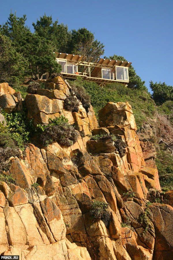 house-on-the-cliff-02