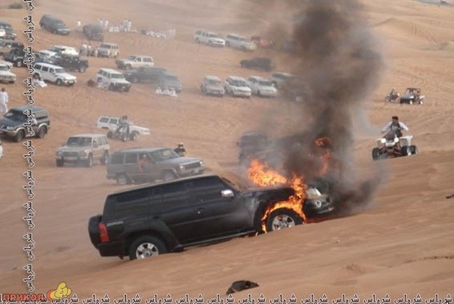 fire-in-a-car-desert01.jpg