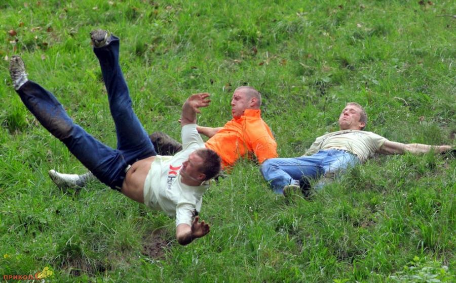 cheese-rolling-2009-08