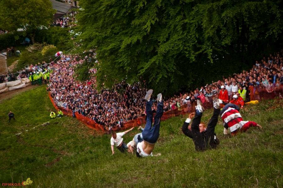 cheese-rolling-2009-09