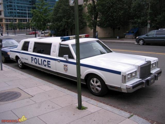 police-limo-01