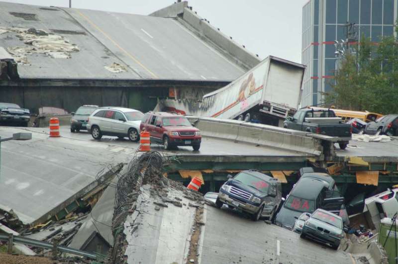 mississippi-river-bridge-collapse-04