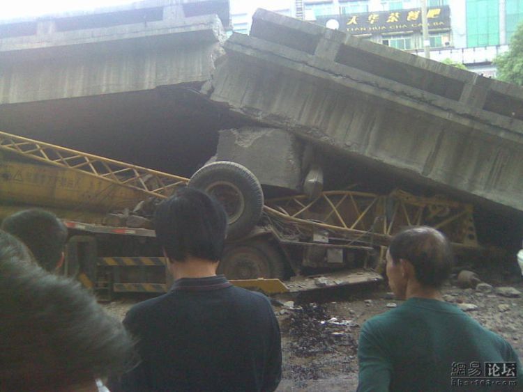 china-road-crash-10