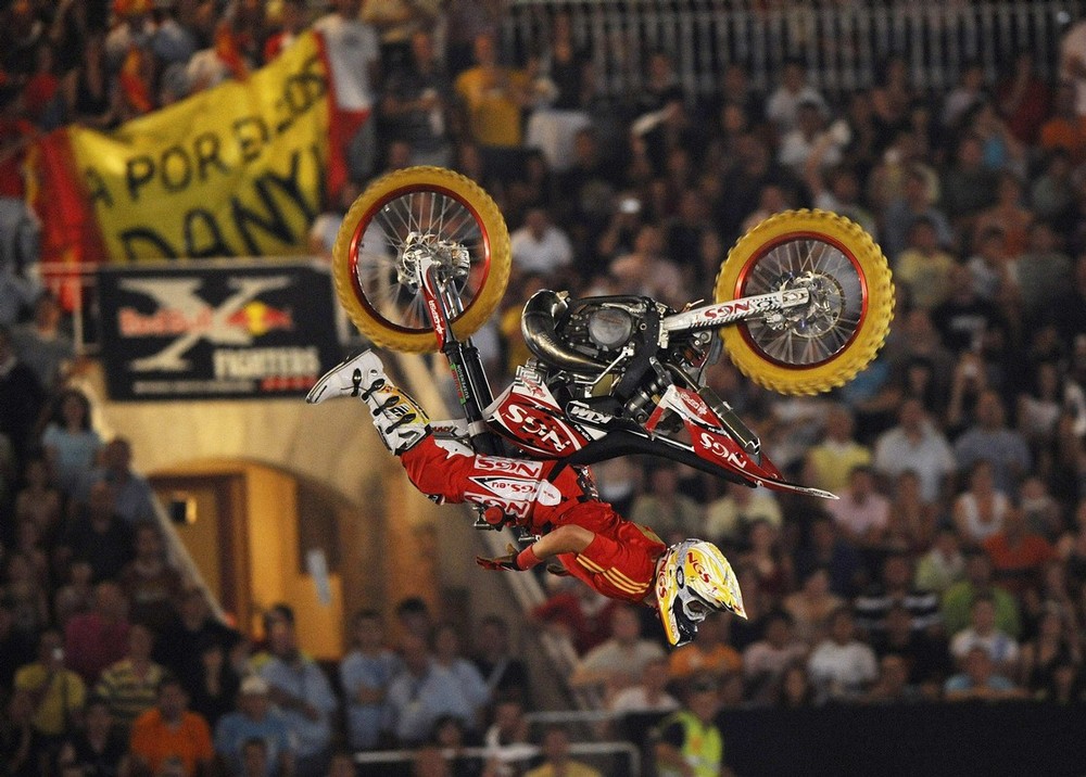 red-bull-x-fighters-03
