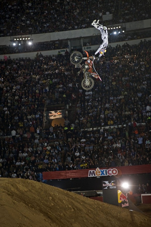 red-bull-x-fighters-10