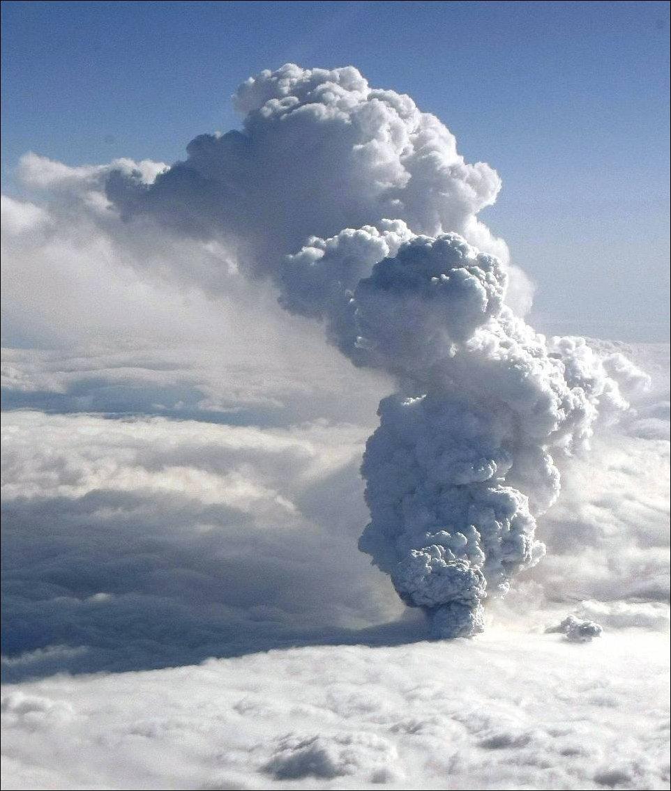 volcano-eruption-03