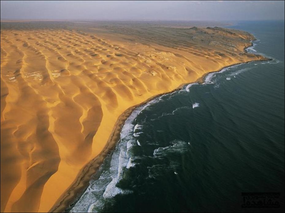 Место где пустыня Намиб встречается с Атлантическим океаном