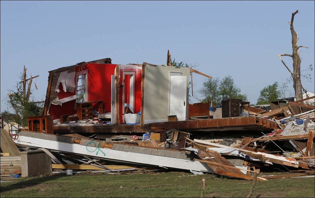 Последствия торнадо в Канзасе и Арканзасе