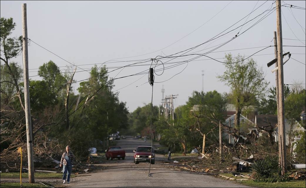 Последствия торнадо в Канзасе и Арканзасе