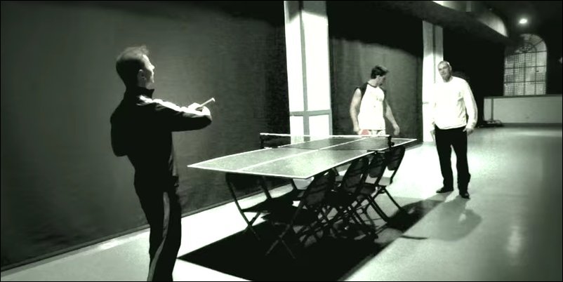 Игра в пинг-понг нунчаками