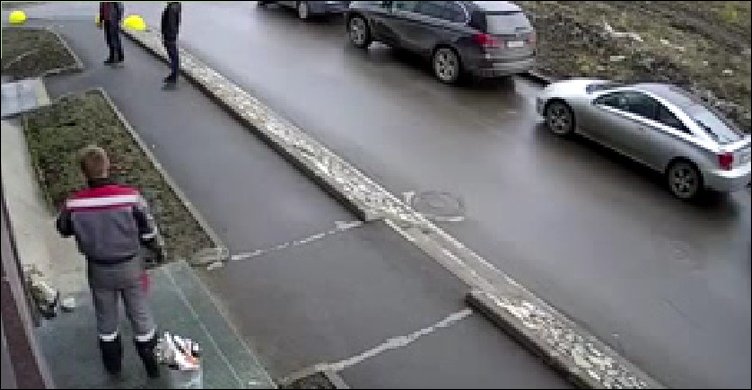 Довели мусорщика