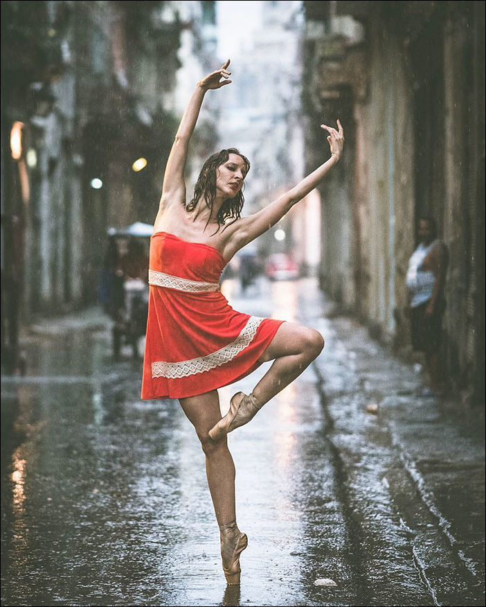 Танцоры на улицах Кубы