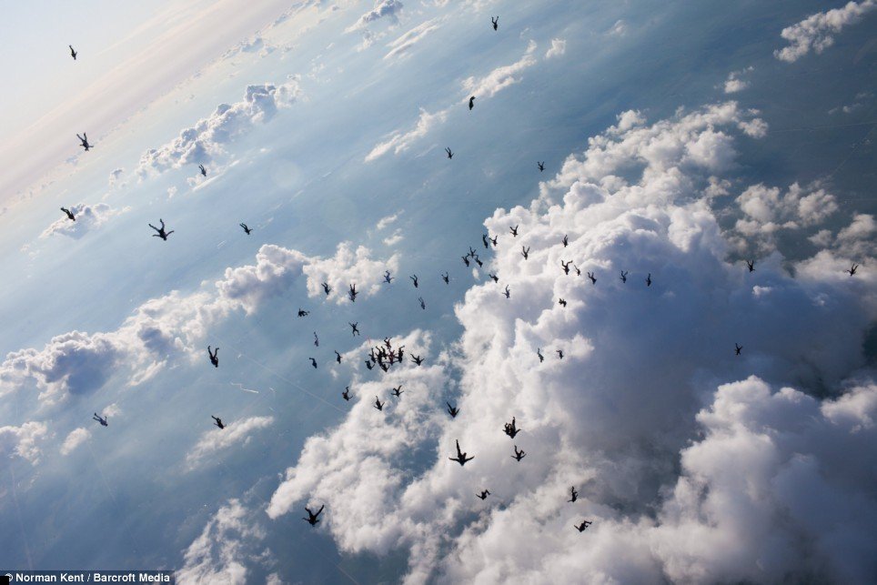 world-record-skydiving-03