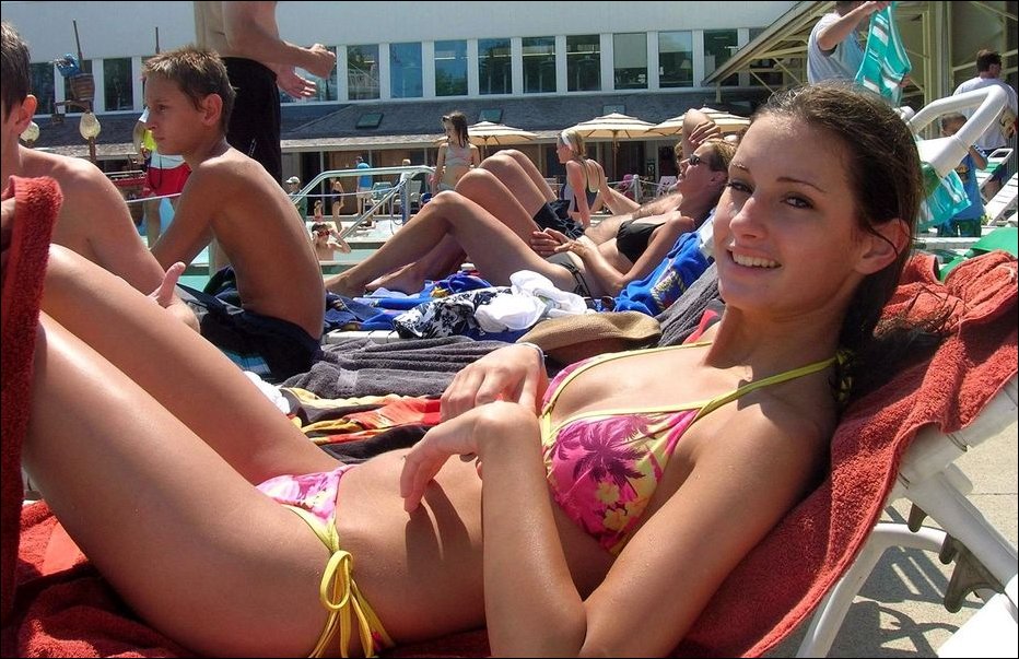 Девушки на пляже