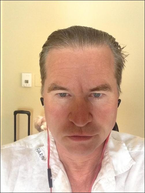 Процесс гриммирования актера Вэла Килмера для съемок в роли Марка Твена