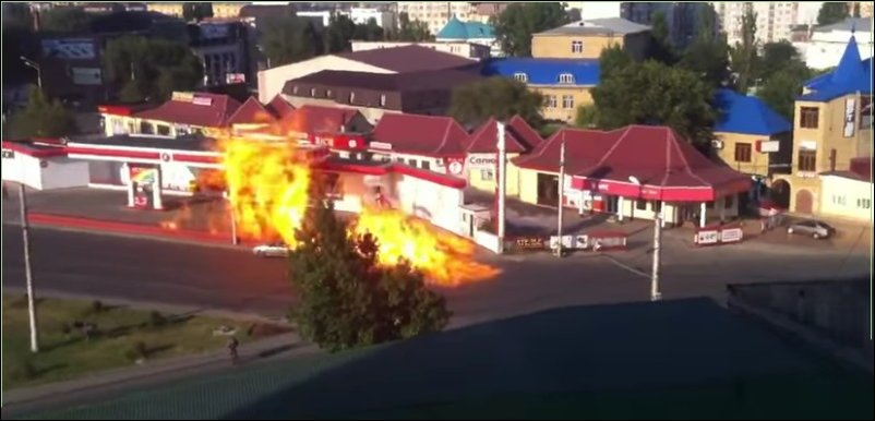 Взрыв на автозаправке в Махачкале