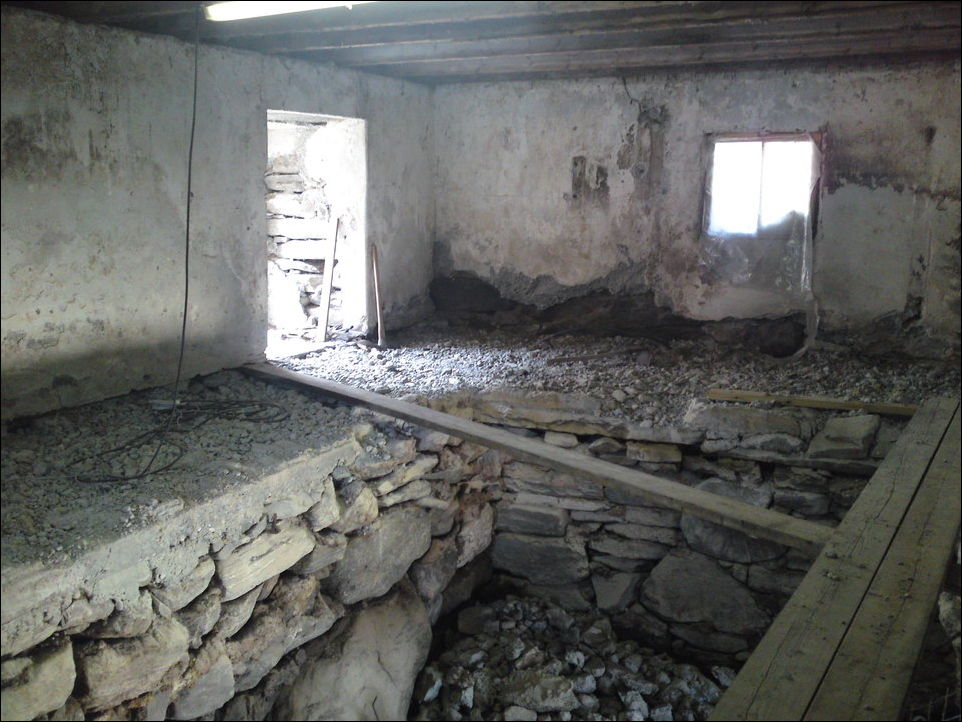 Переделка сарая в бильярдную комнату