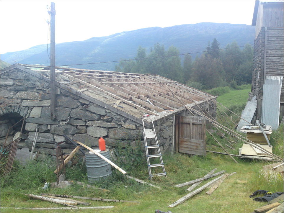 Переделка сарая в бильярдную комнату
