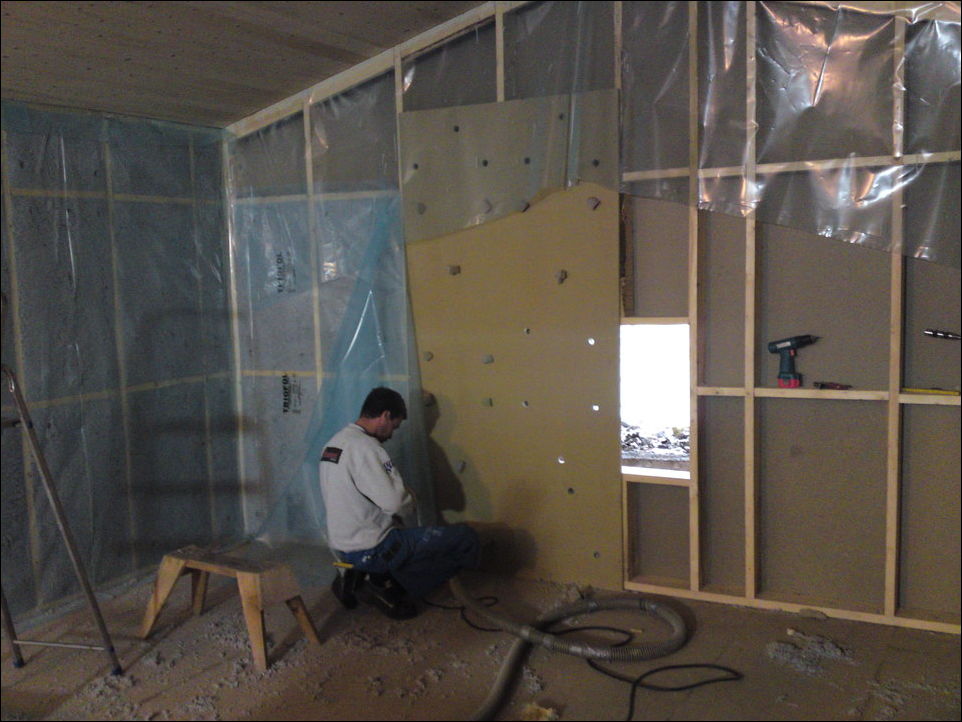 Переделка сарая в бильярдную комнату