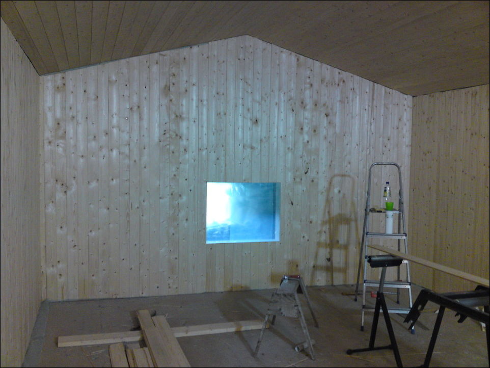 Переделка сарая в бильярдную комнату