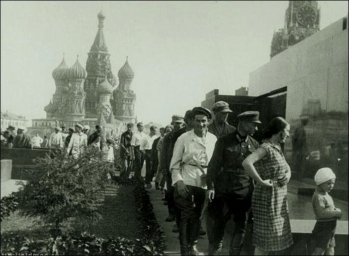 Жизнь в очередях