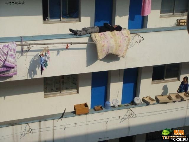 sleeping-on-the-edge-03