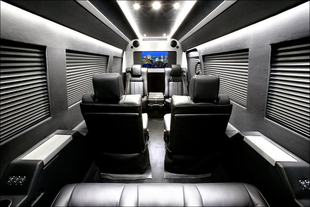 JetVan - микроавтобус с интерьером частного самолета